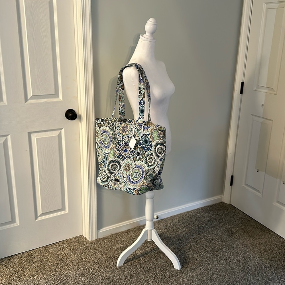 Vera Bradley Grand Tote in Sketched Medallion